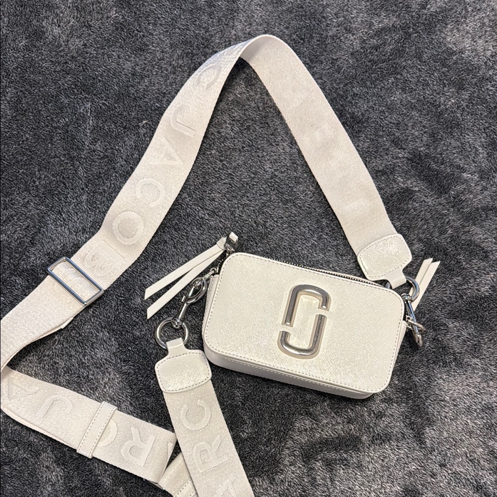 Marc Jacobs White Crossbody Bag with Silver Hardware